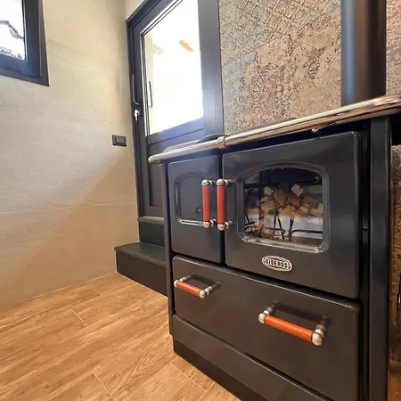 La Casa In Pietra, In Front Of Motorway, Perfect For Road Trips, With Private Parking * Rapallo