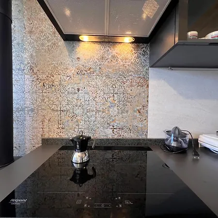 Appartement La Casa In Pietra, In Front Of Motorway, Perfect For Road Trips, With Private Parking *