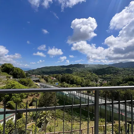 La Casa In Pietra, In Front Of Motorway, Perfect For Road Trips, With Private Parking Apartment *