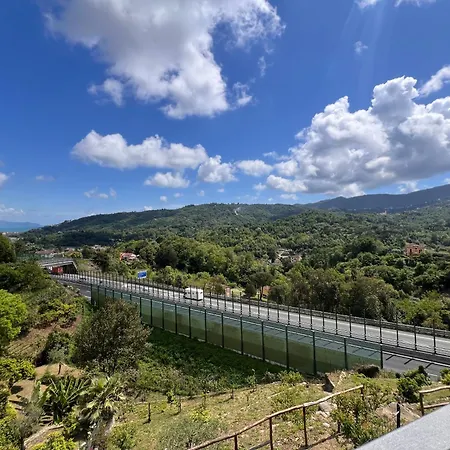 La Casa In Pietra, In Front Of Motorway, Perfect For Road Trips, With Private Parking Rapallo