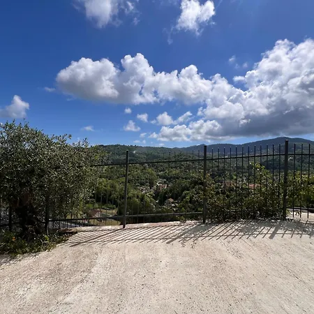 La Casa In Pietra, In Front Of Motorway, Perfect For Road Trips, With Private Parking Appartement