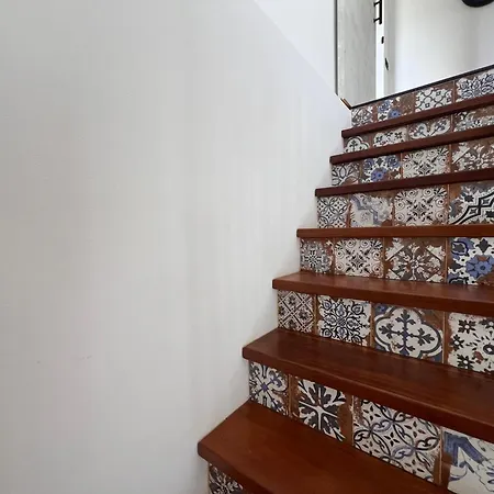 La Casa In Pietra, In Front Of Motorway, Perfect For Road Trips, With Private Parking Rapallo